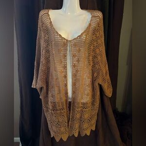 Open woven sweater with beautiful scalloped bottom hem